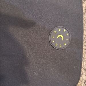 Zyia active crossbody bag